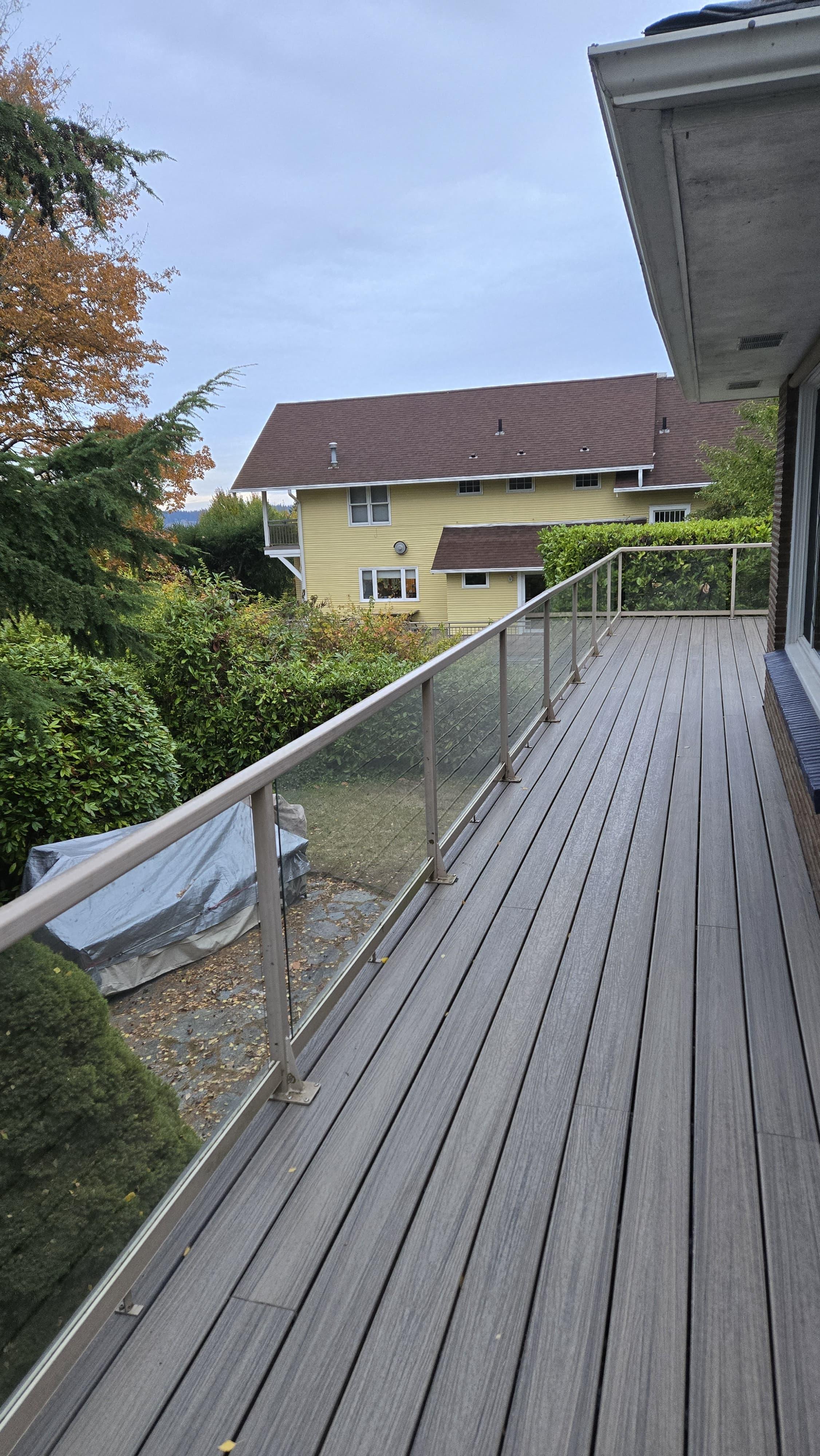 Harbor Deck and Fence Image
