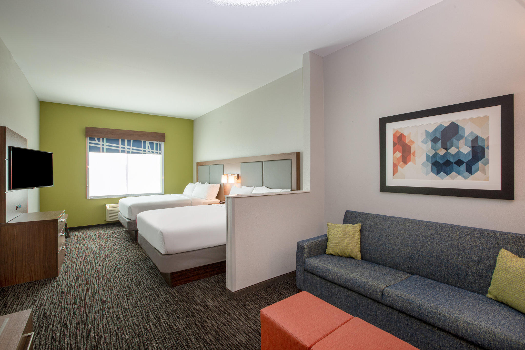 Holiday Inn Express & Suites Columbus Photo