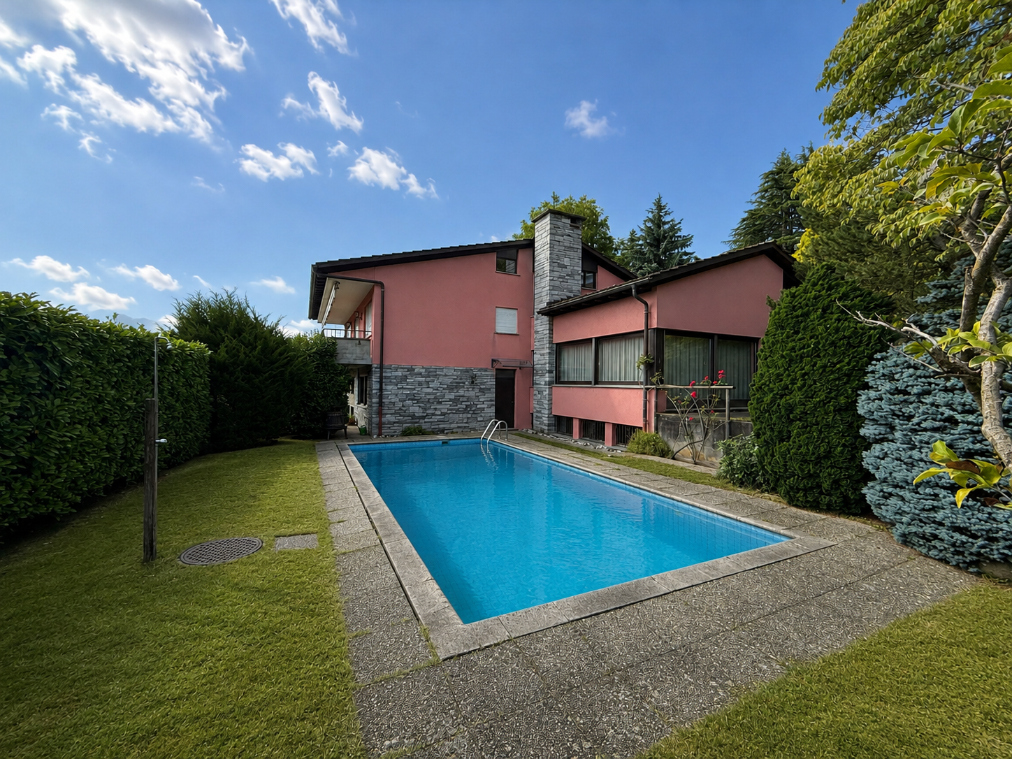 Lugano-Cadro 7.5-room villa with beautiful garden and swimming pool for sale