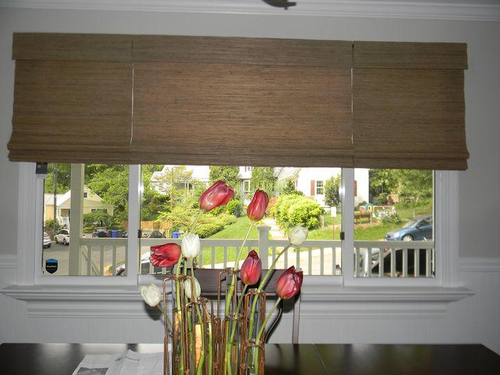 Our Woven Wood Shades transform sunshine into intriguing design statements for a warm, natural appeal. Check out their ability to blend in seamlessly with almost any deÌcor in this house in Alexandria, Virginia.