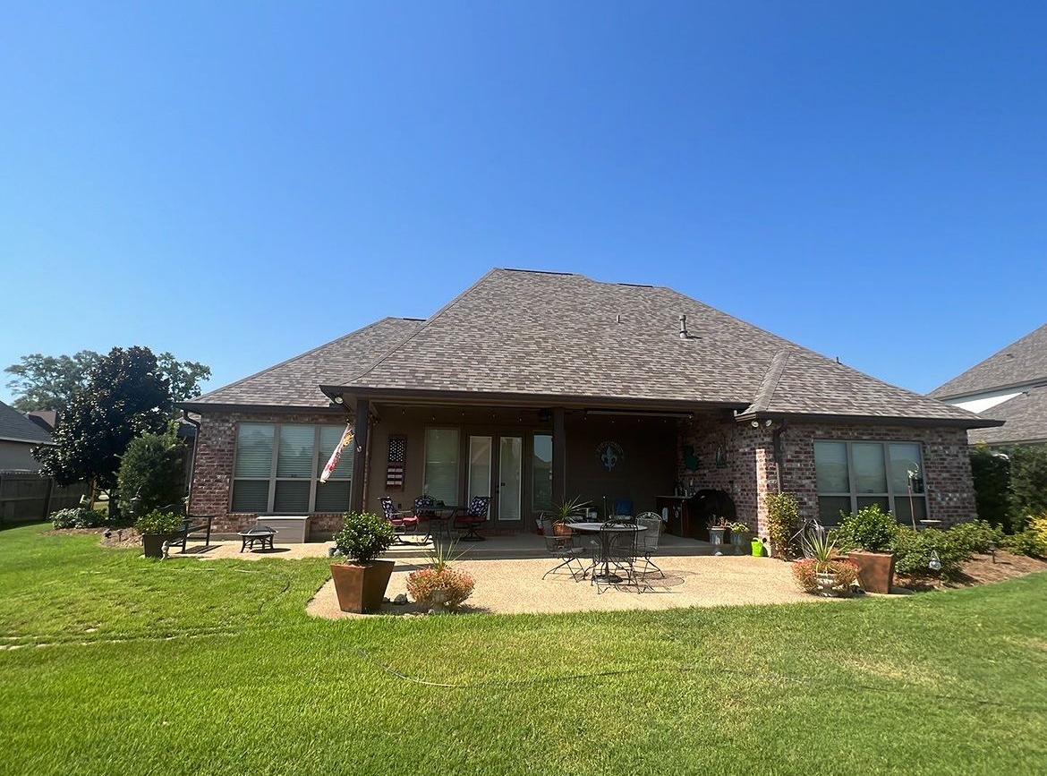 Brown's Roofing Image