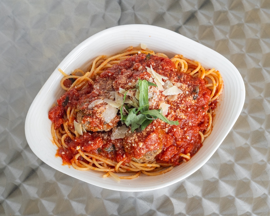 Spaghetti w/ Meatballs