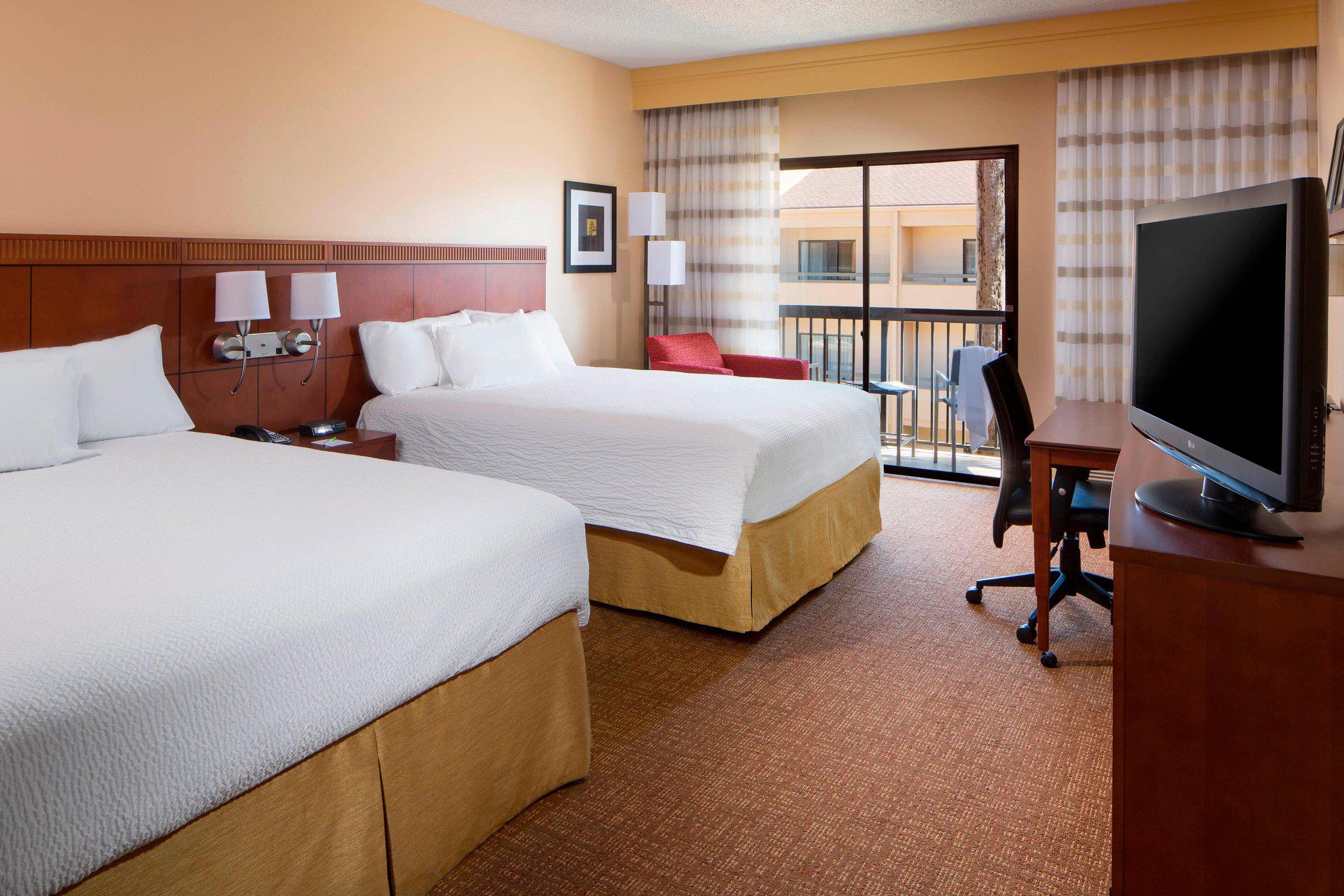 Courtyard by Marriott St. Petersburg Clearwater Photo