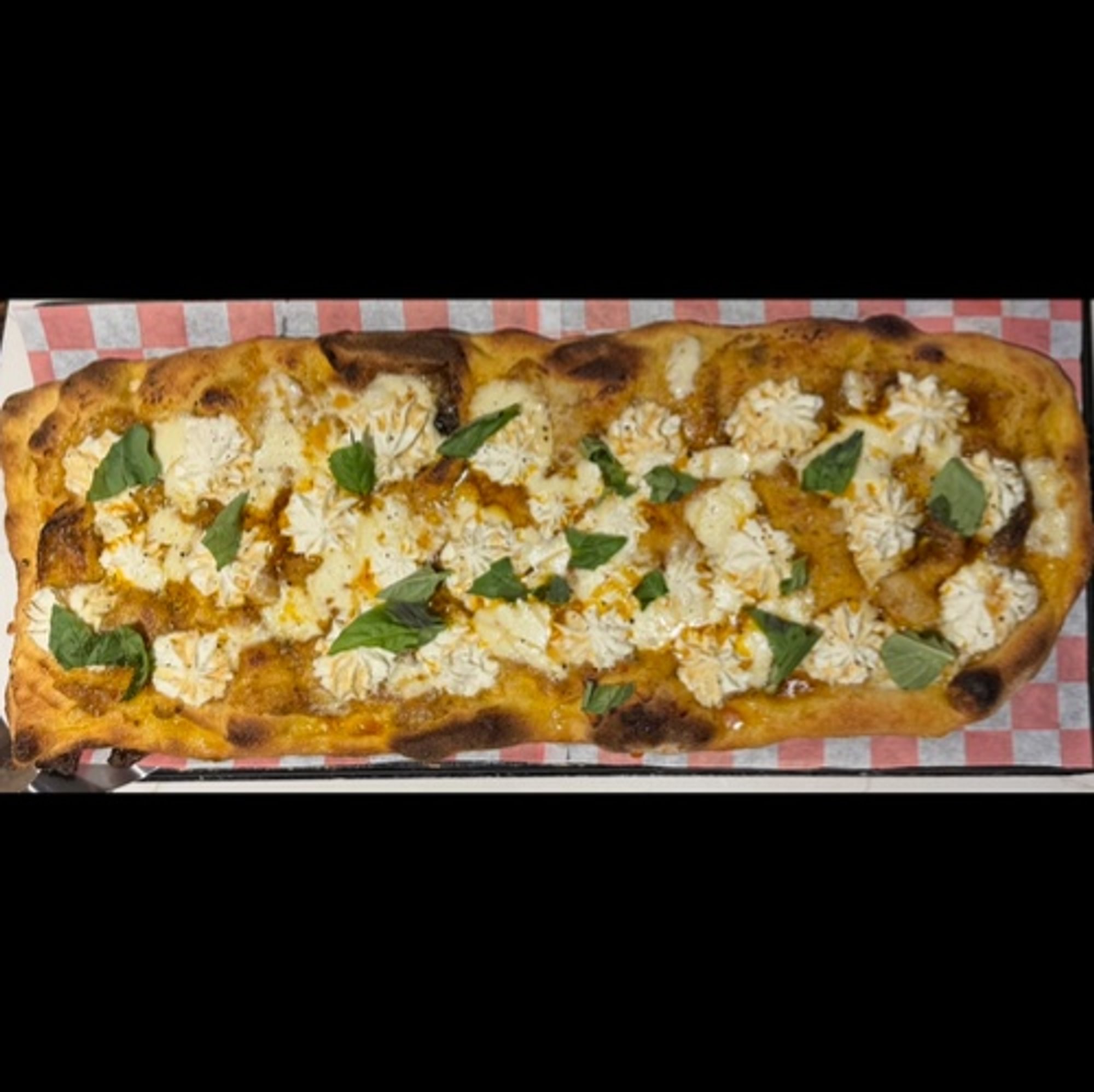 Snow White Pizza (2 Ft. Pala)