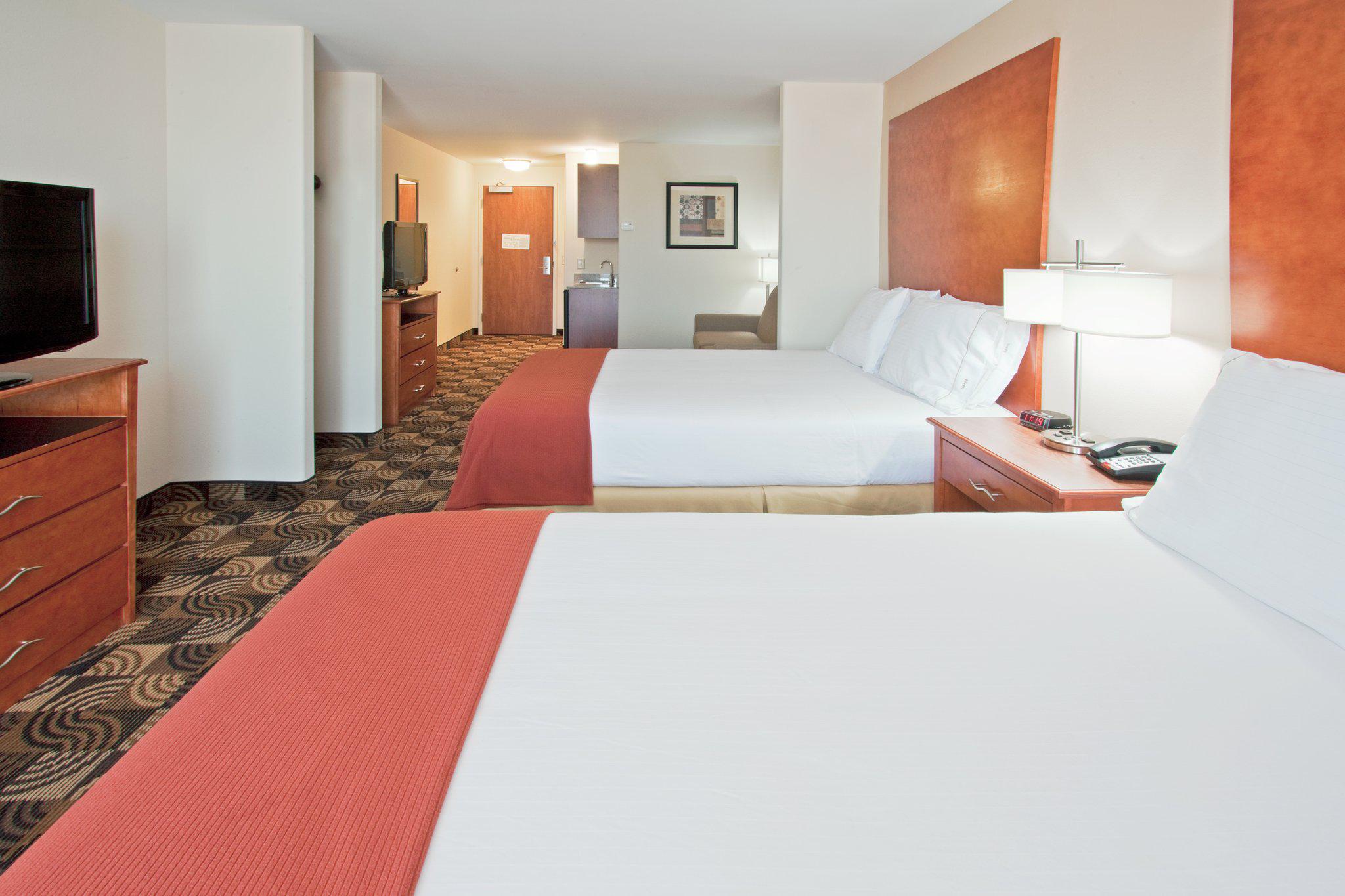 Holiday Inn Express & Suites Bainbridge Photo