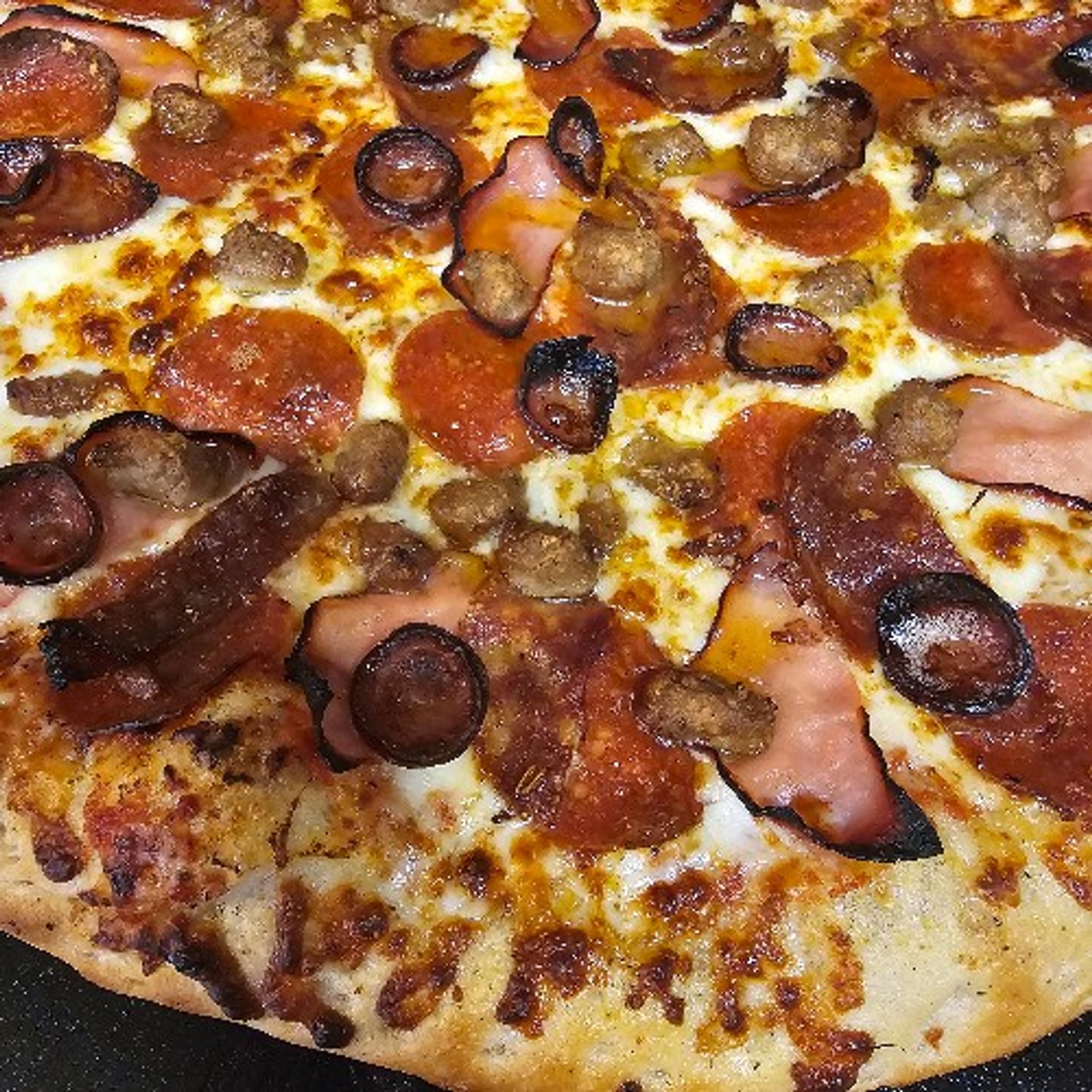 Meat Cravers Pie (15")
