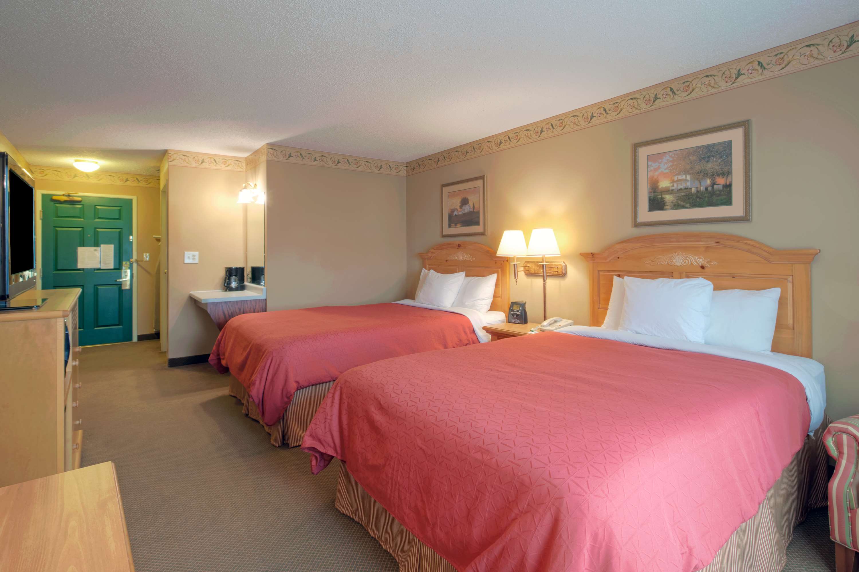 Country Inn & Suites by Radisson, Waterloo, IA Photo