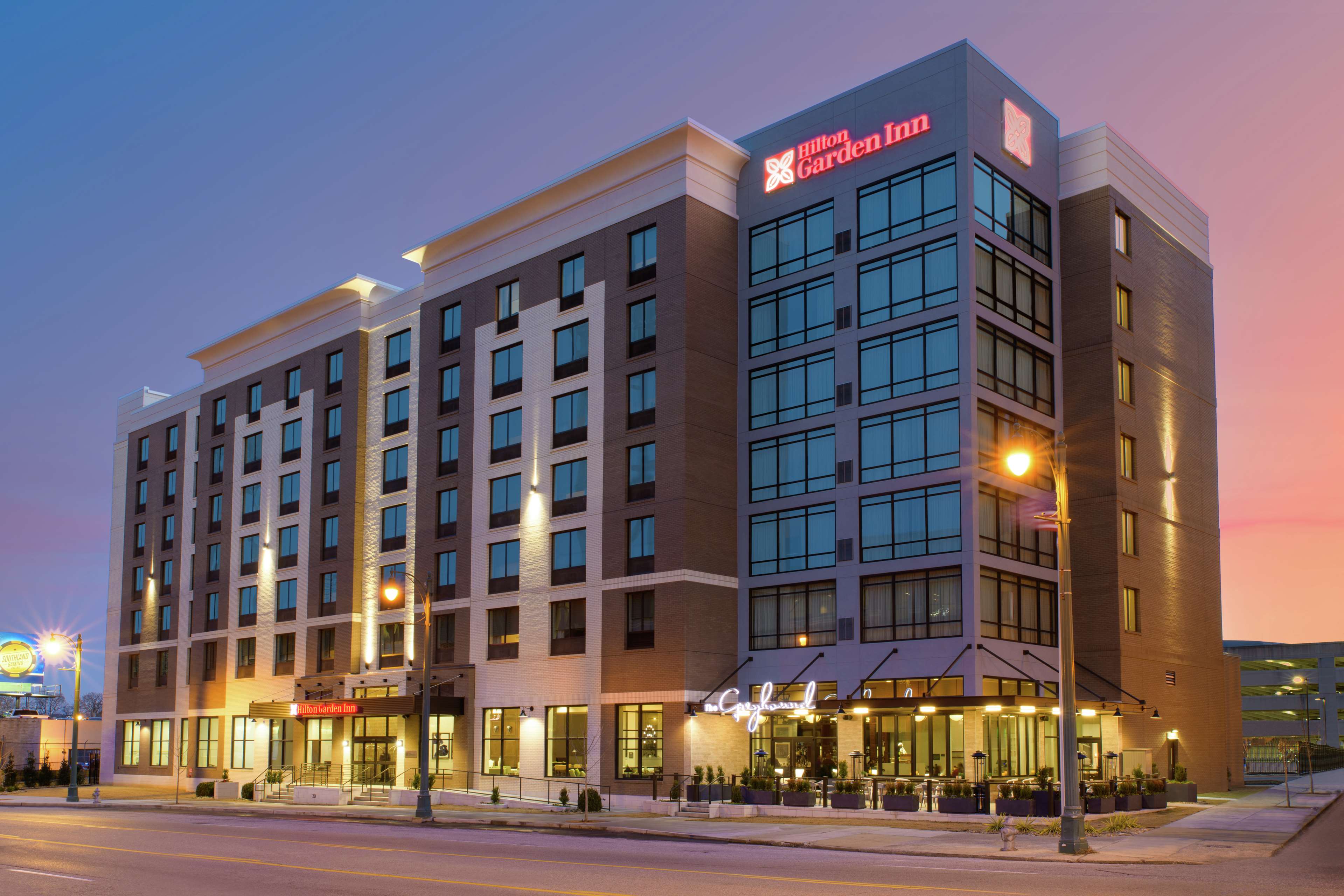 Hilton Garden Inn Memphis Downtown Photo