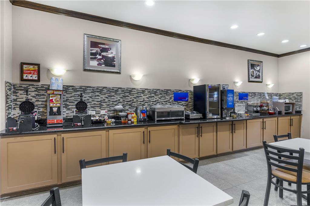 Best Western Red River Inn & Suites Image