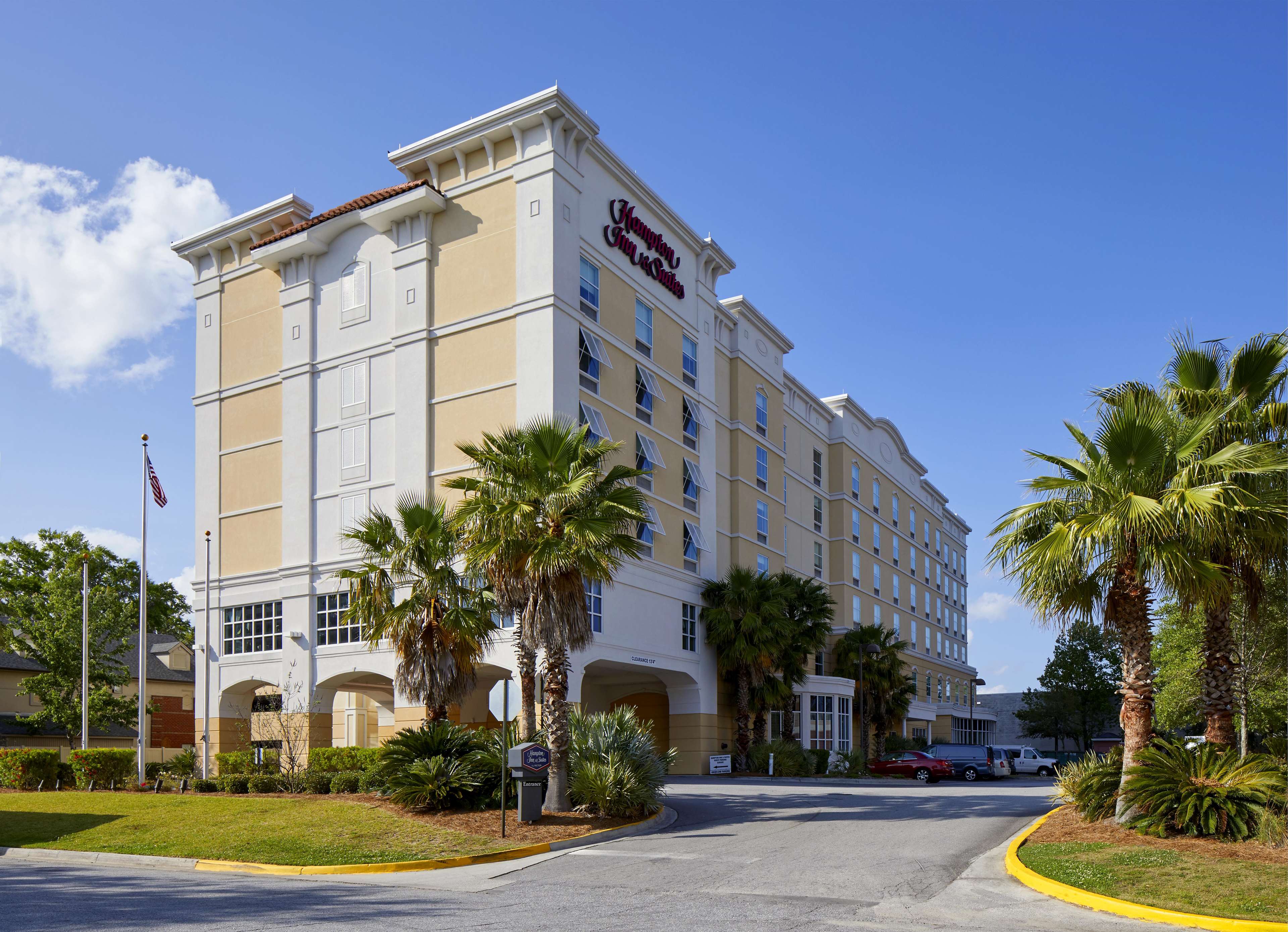 Hampton Inn & Suites Savannah/Midtown Photo