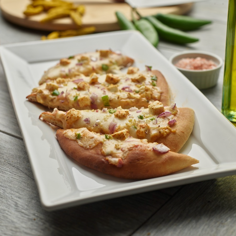 Shahi Paneer Naan Pizza