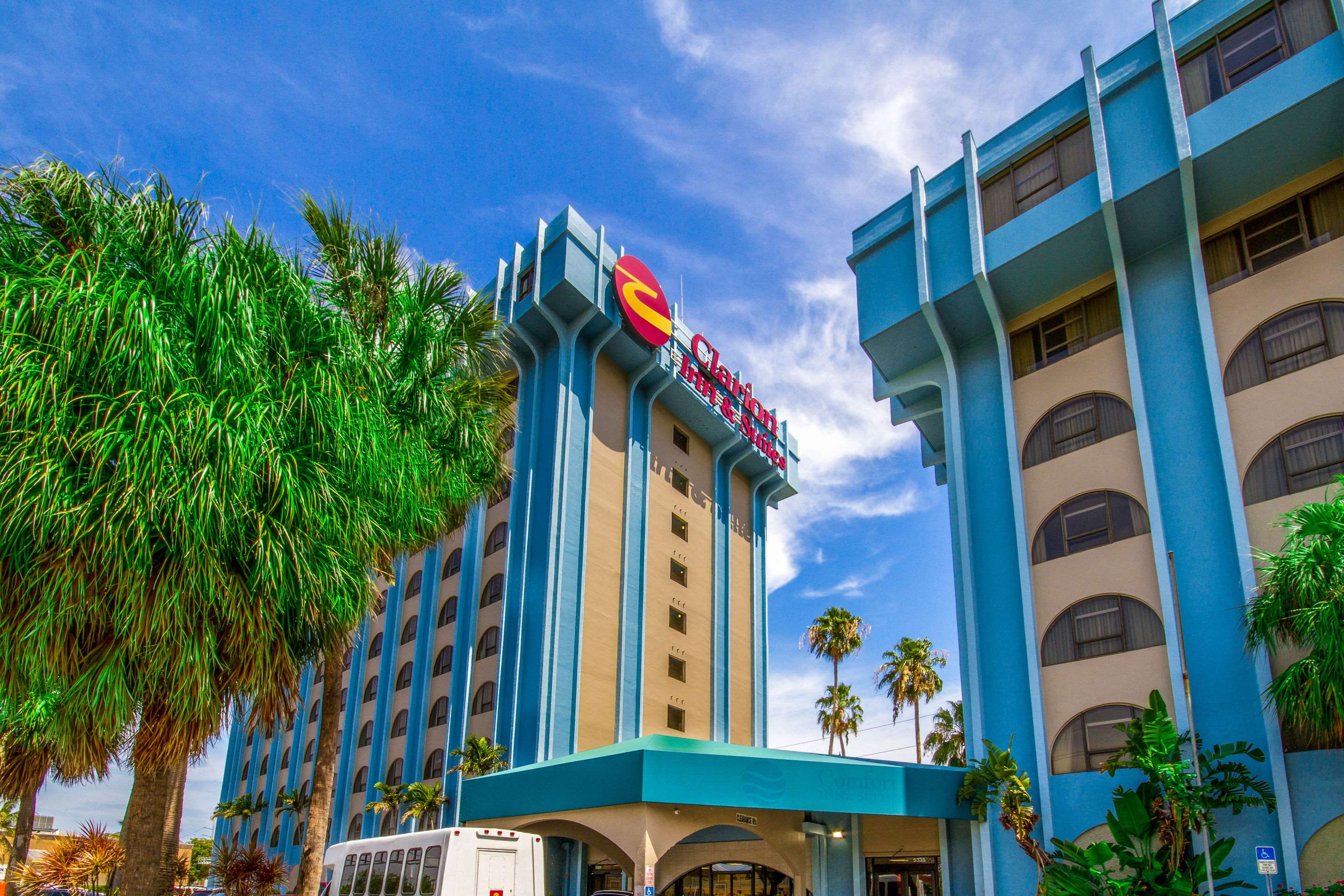 Clarion Inn & Suites Miami International Airport Photo