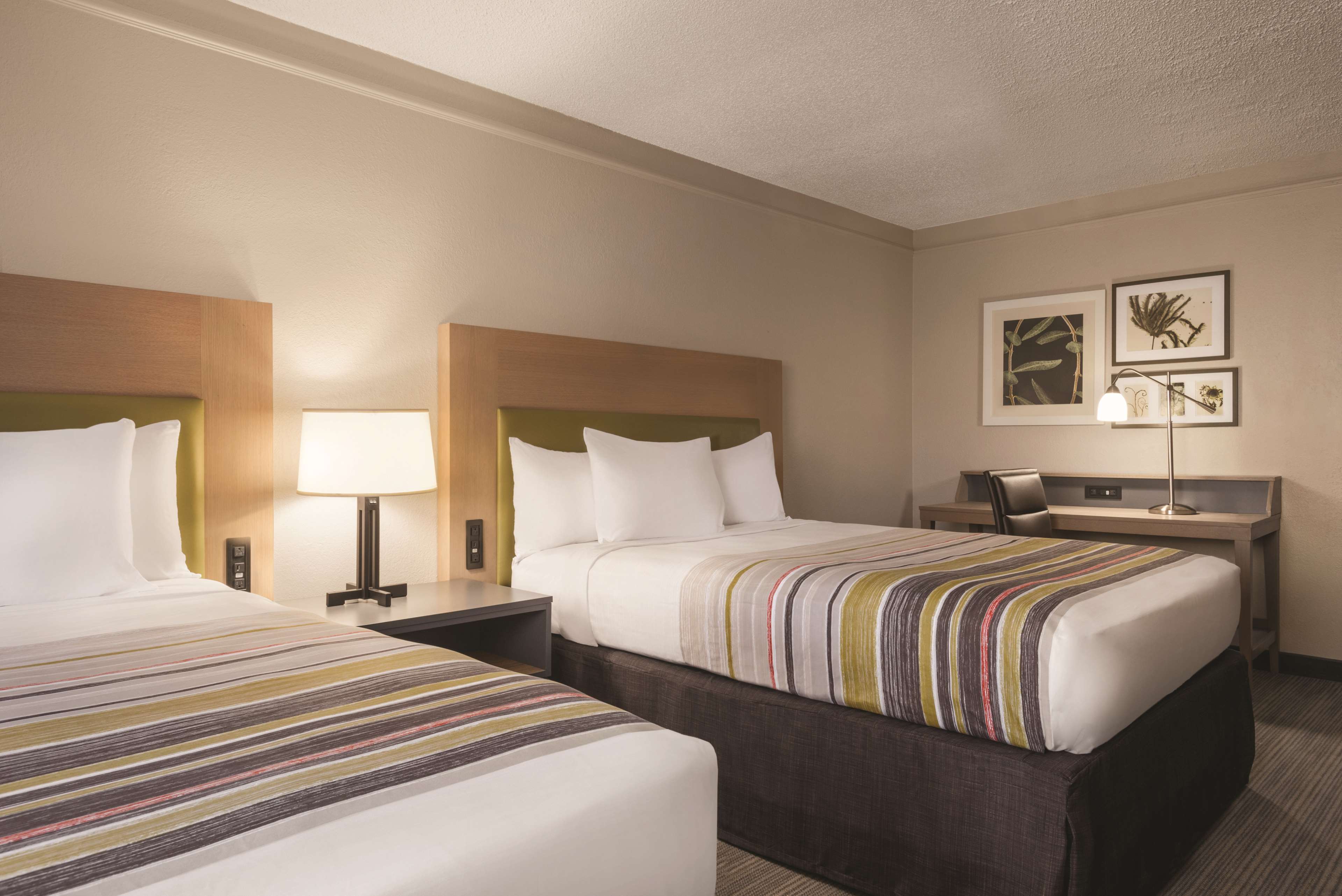 Country Inn & Suites by Radisson, Hoffman Estates, IL Photo