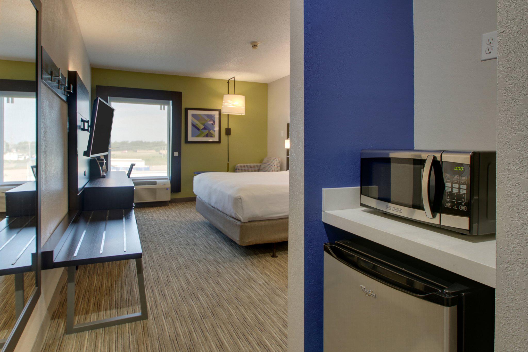 Holiday Inn Express & Suites Lebanon Photo