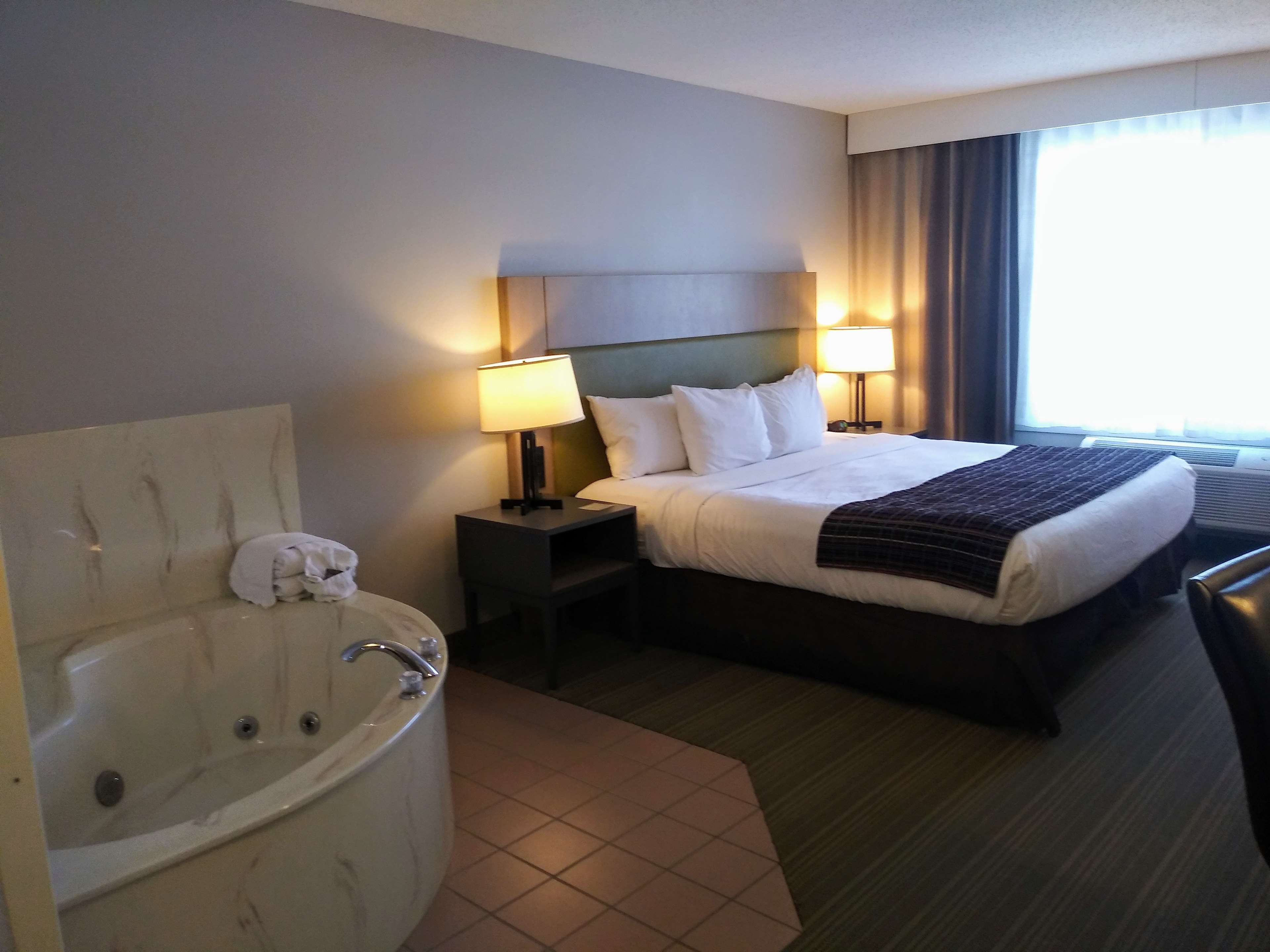 Country Inn & Suites by Radisson, Grand Rapids, MN Photo