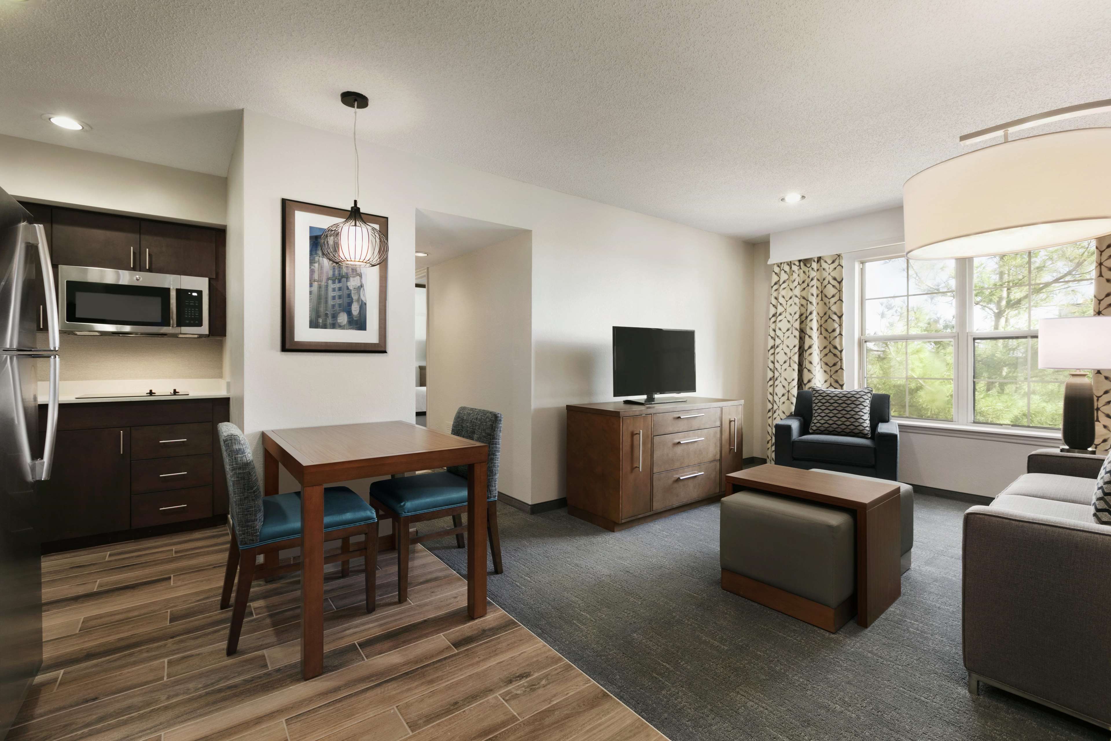 Homewood Suites by Hilton Kansas City-Airport Photo