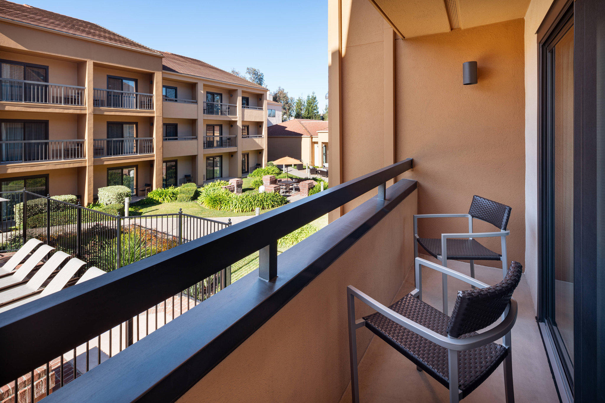 Courtyard by Marriott San Jose Cupertino Photo