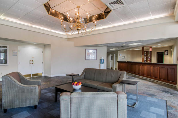 Images Clarion Inn & Suites