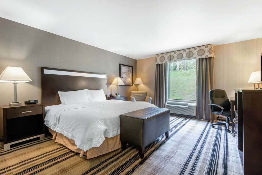 Hampton Inn Meadville Image