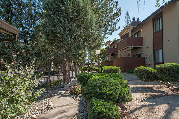 Images Meridian Terrace Condominiums