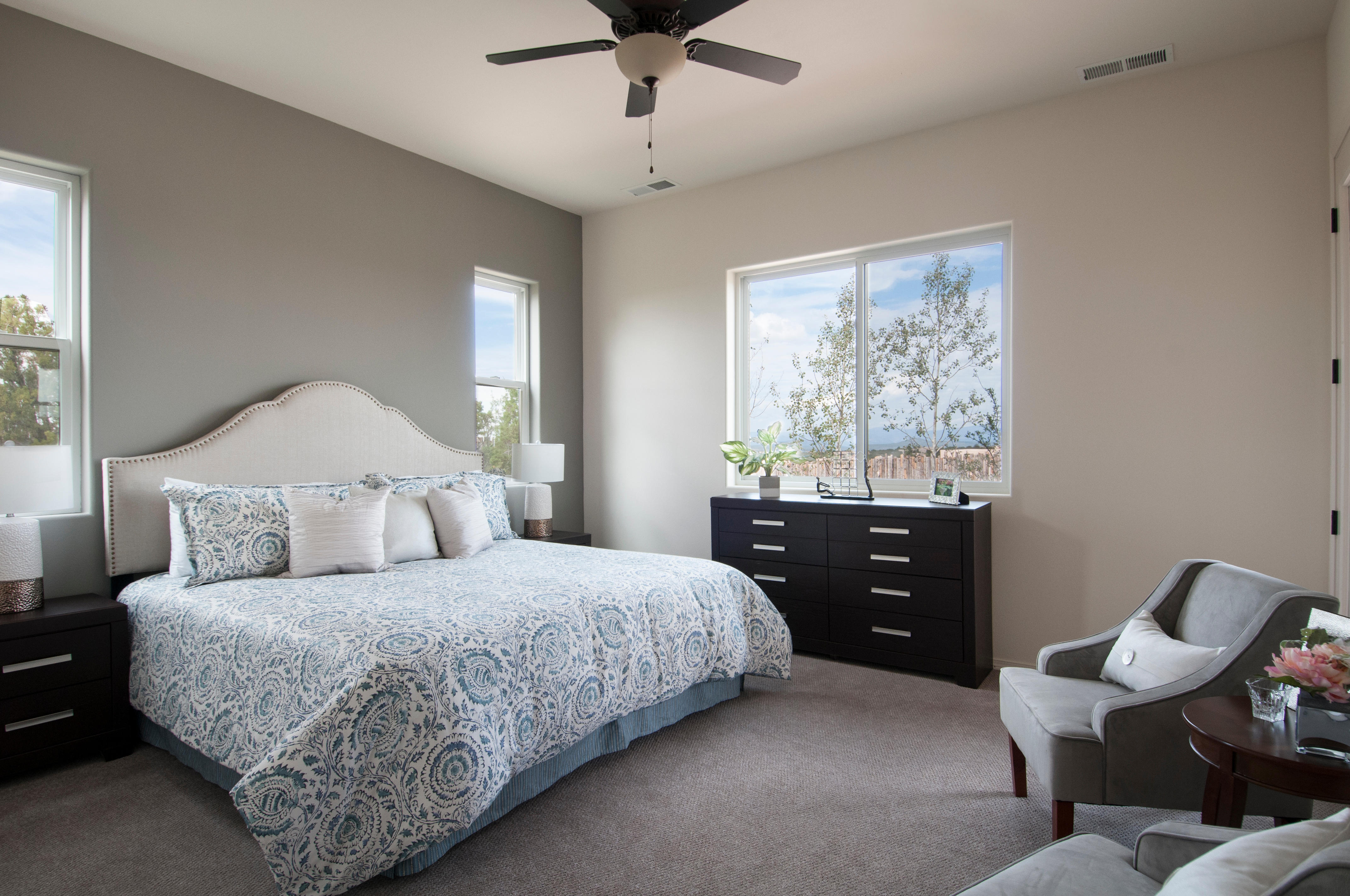 DeMarais Home Staging + Design Logo