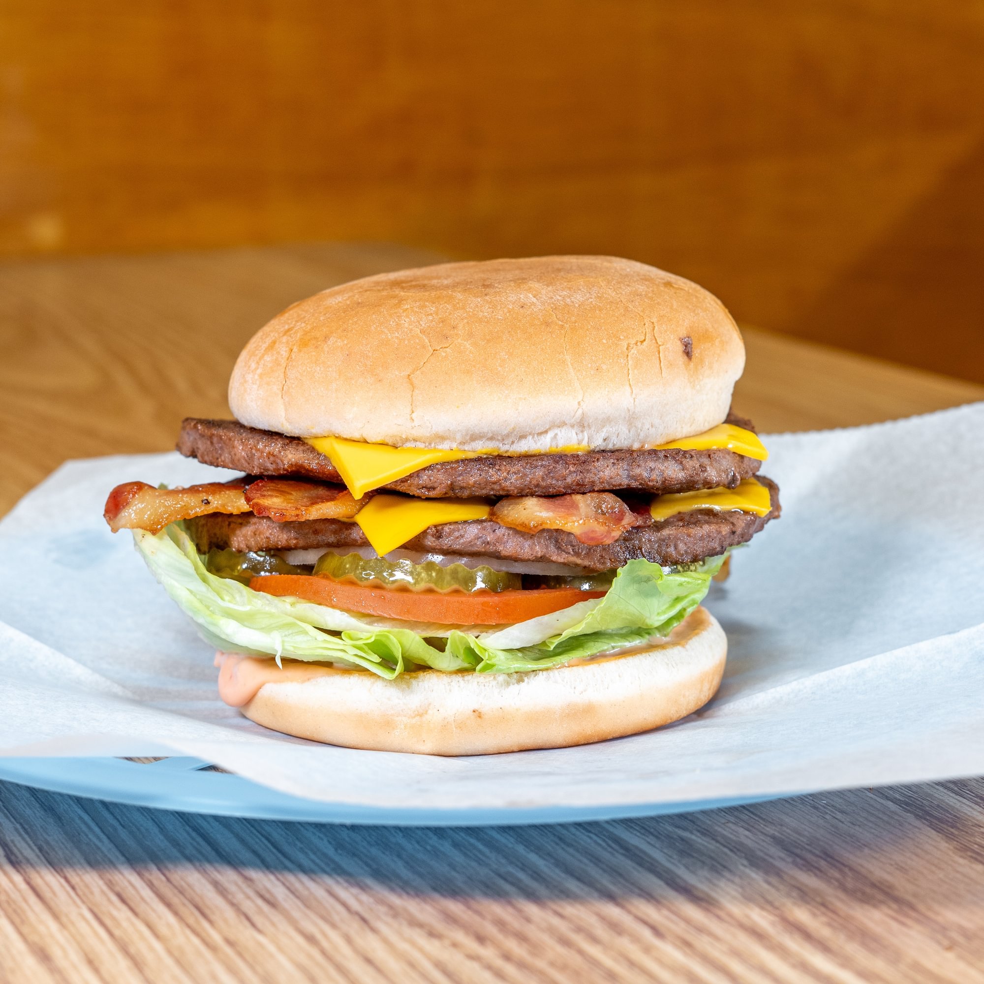#41 Deluxe Cheeseburger