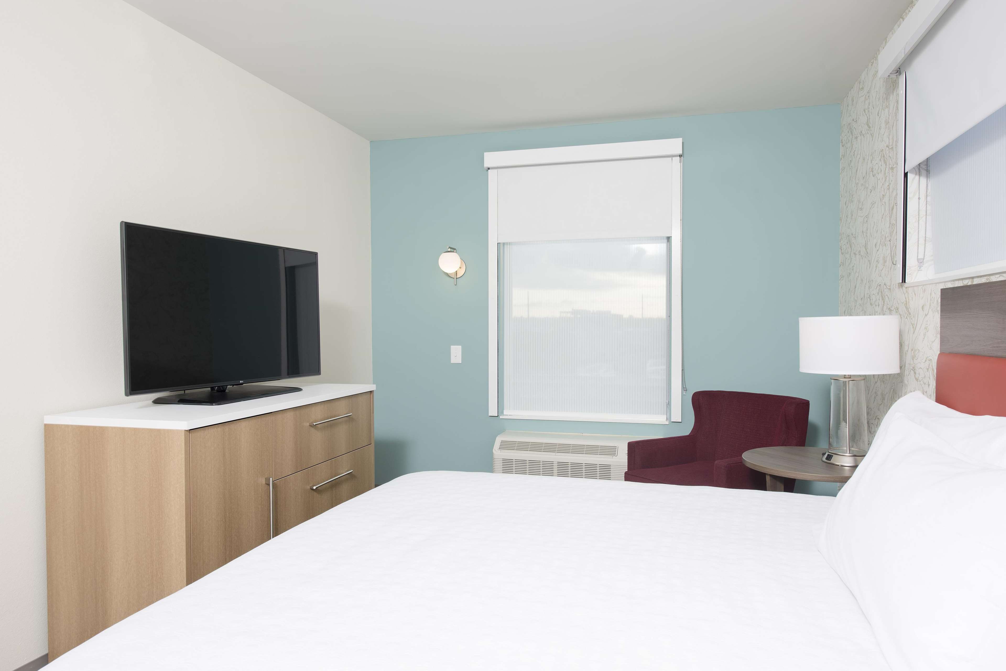 Home2 Suites by Hilton Louisville NuLu Medical District Photo