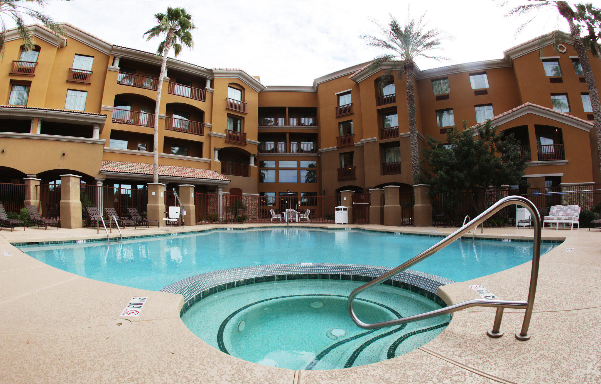 Holiday Inn Phoenix - Chandler Photo