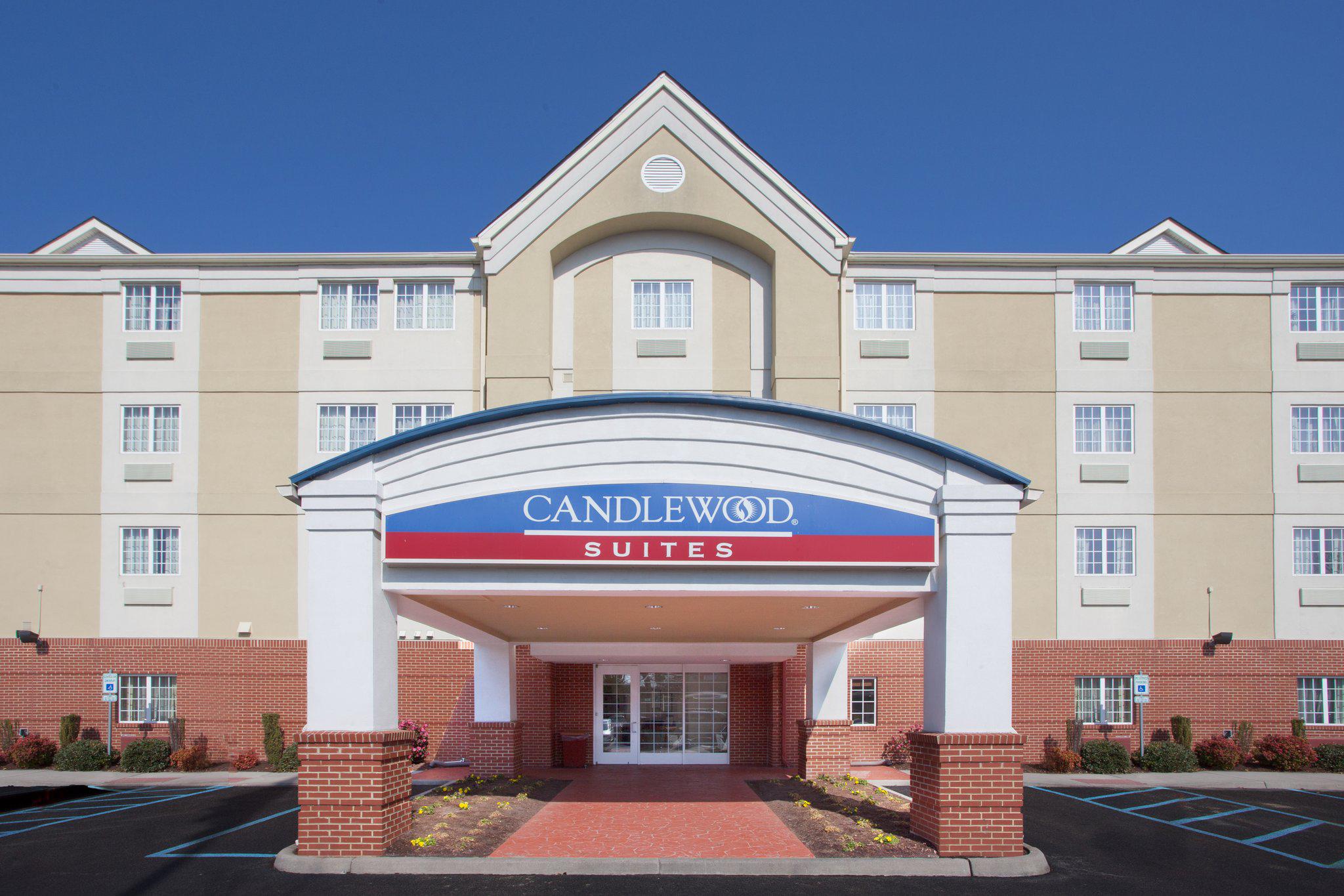 Candlewood Suites Virginia Beach Town Center Photo