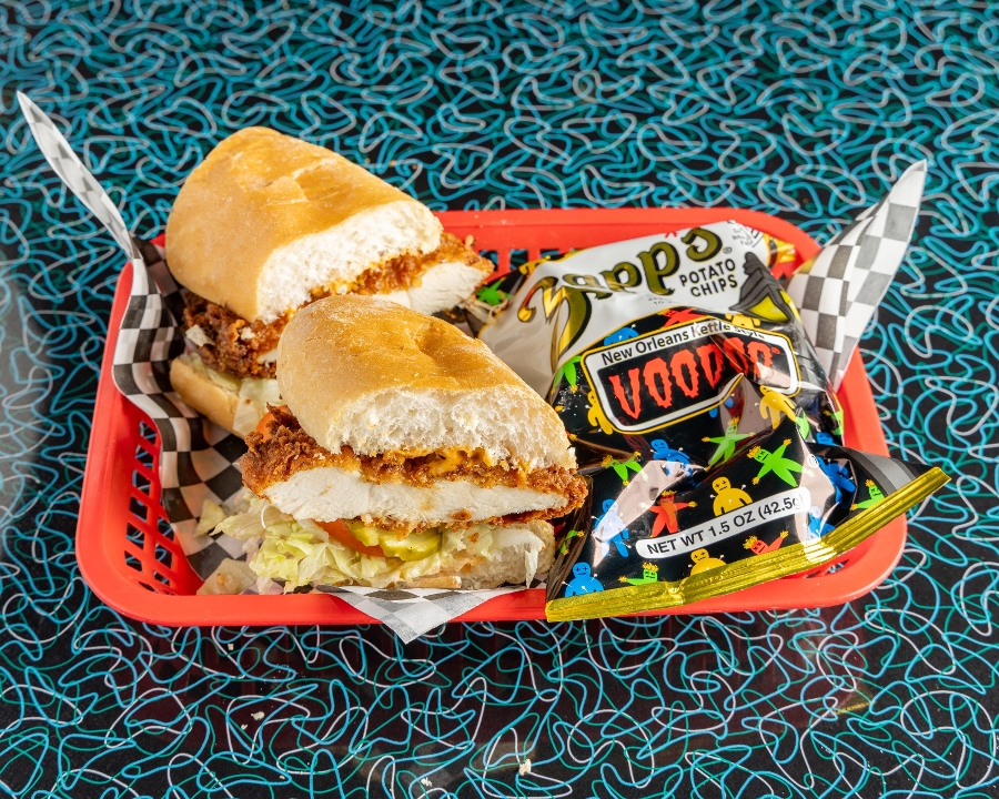 Fried chicken po boy