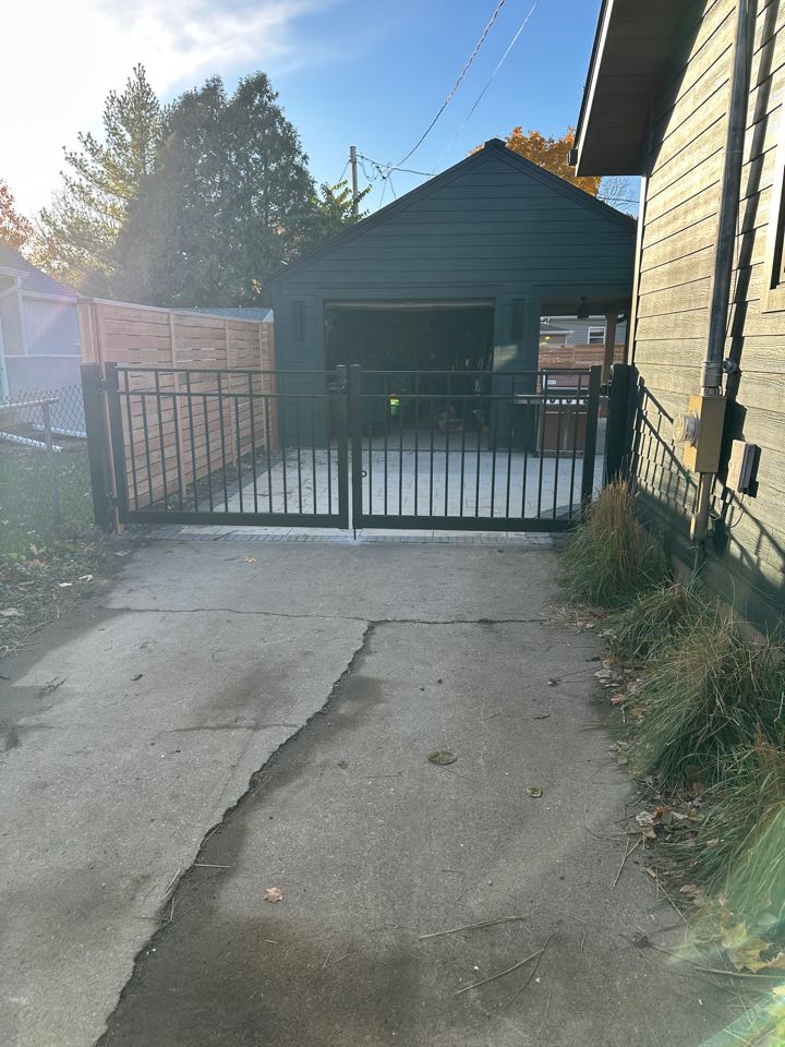 Top Rail Fence Naperville Image