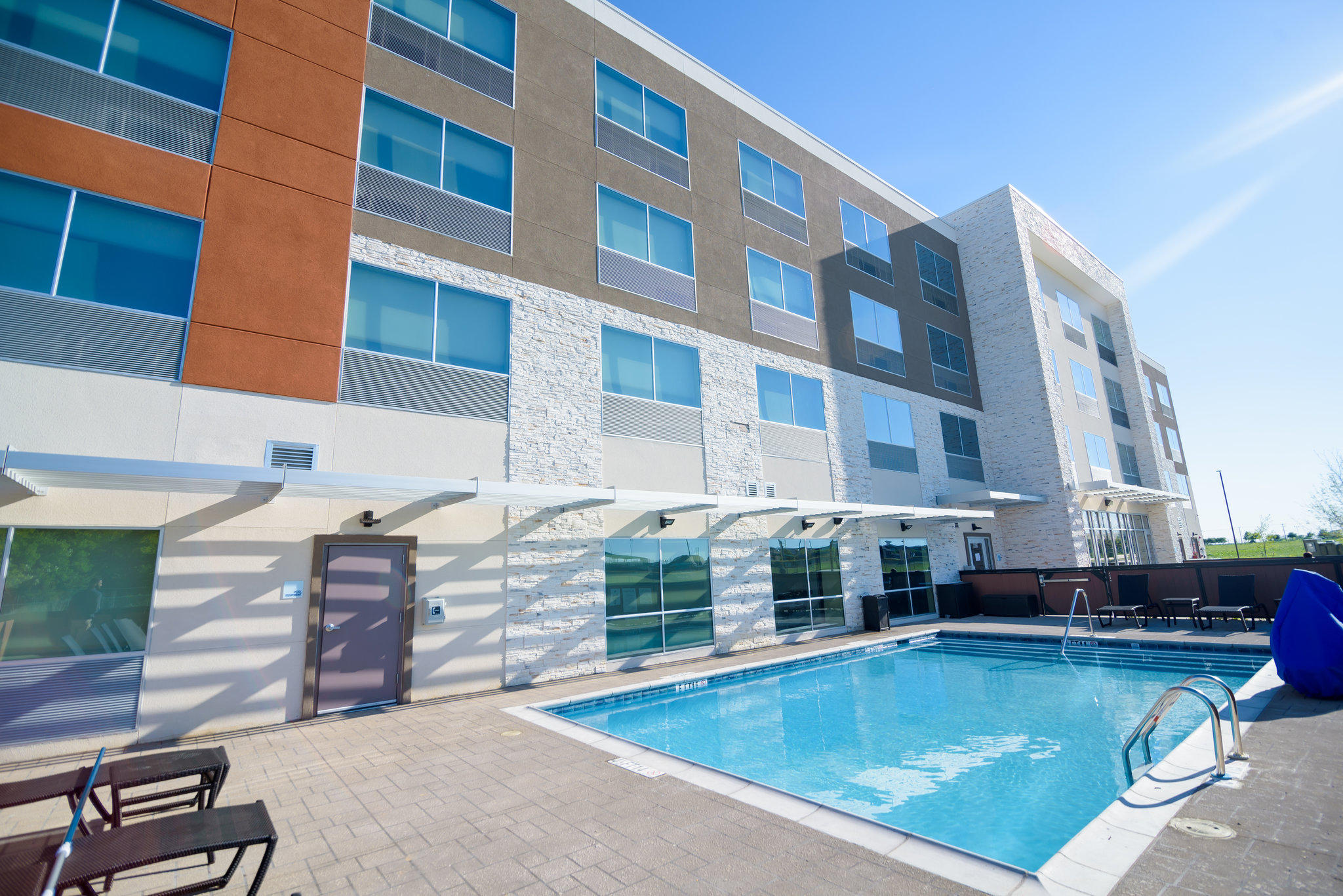 Holiday Inn Express & Suites McKinney - Frisco East Photo