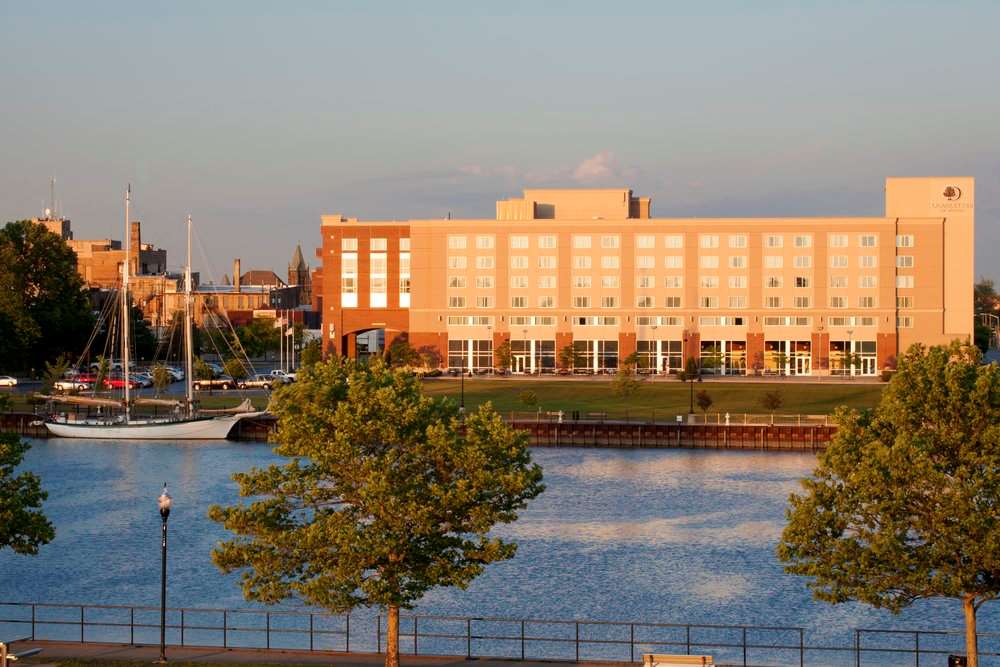 DoubleTree by Hilton Hotel Bay City - Riverfront Image