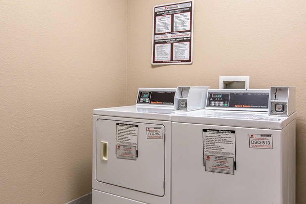 Images Comfort Suites