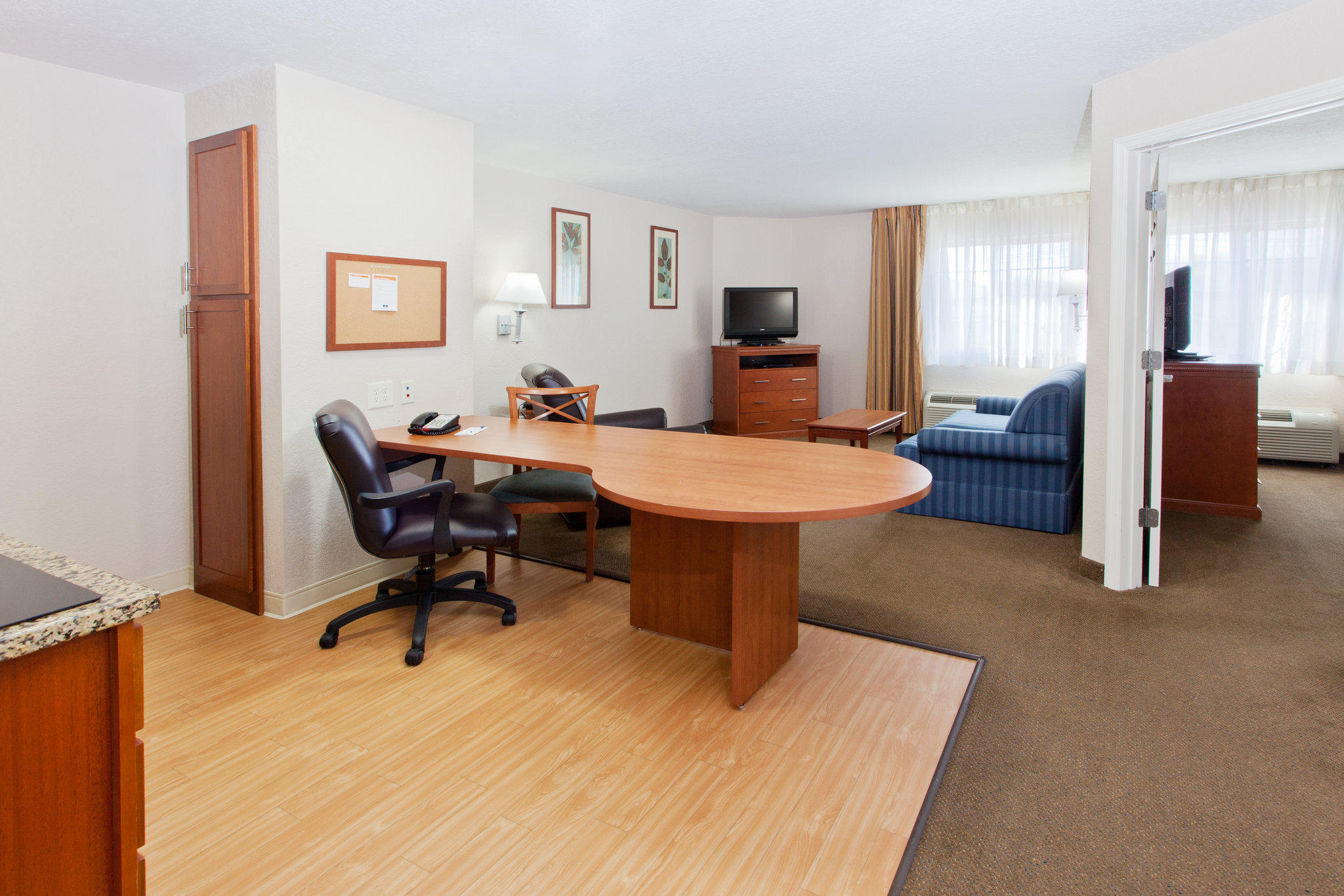 Candlewood Suites Lexington Photo