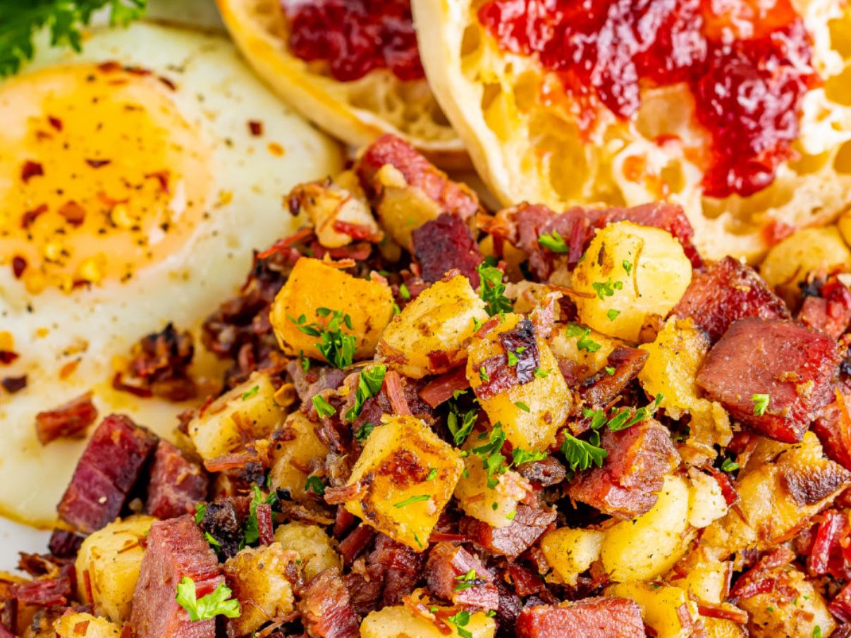 Corned Beef Hash & Eggs