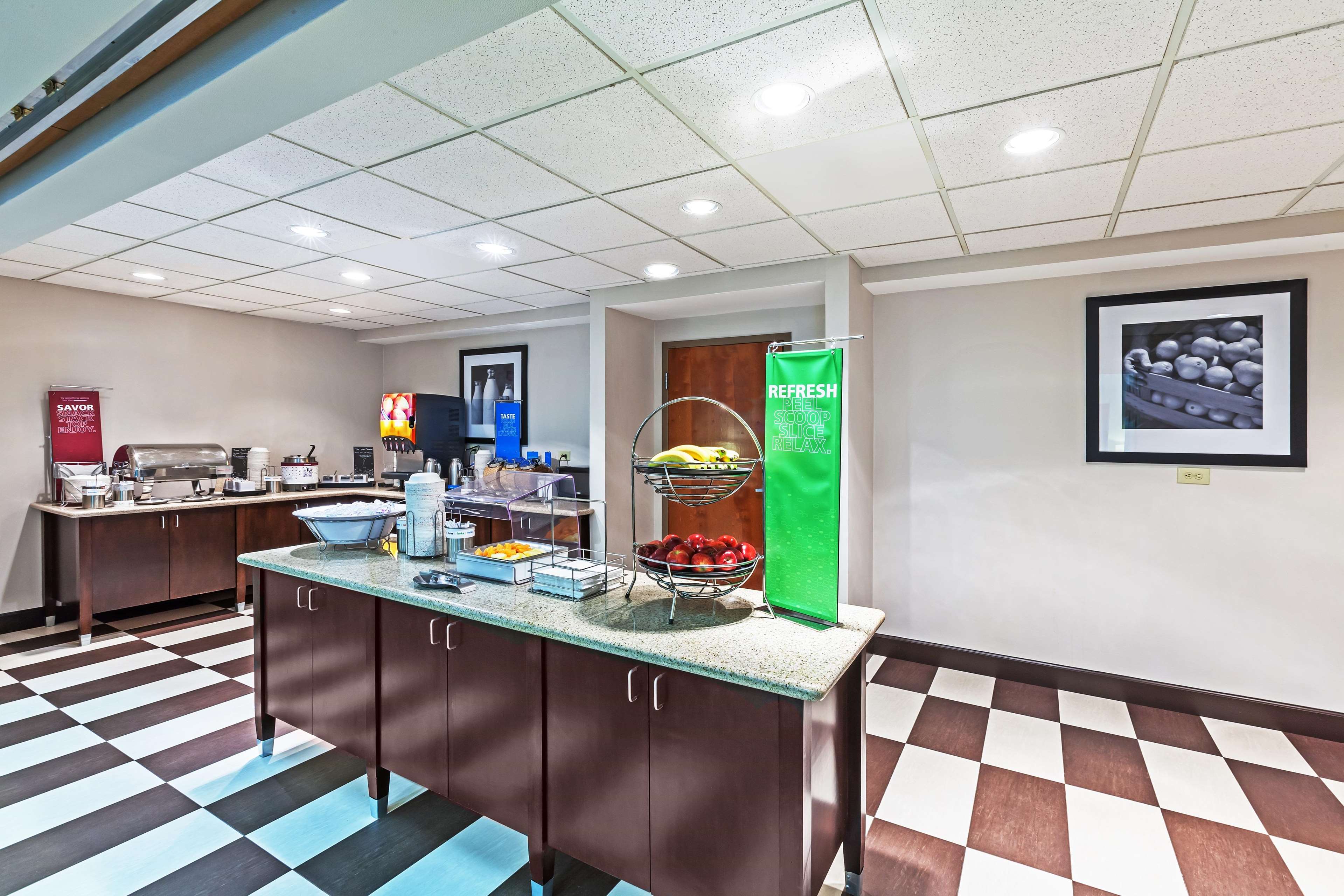 Hampton Inn & Suites Houston-Westchase Photo