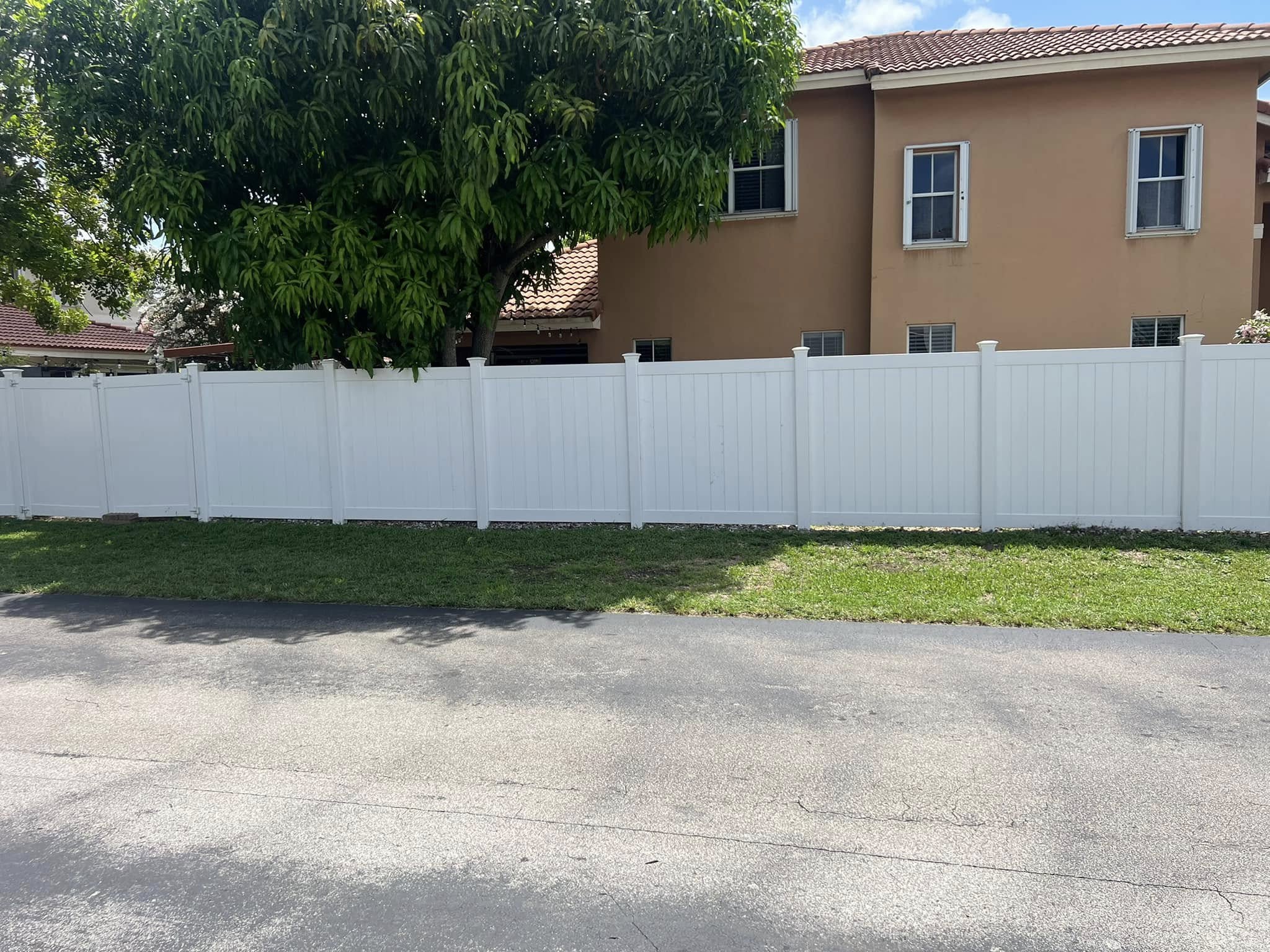 Top Rail Fence Pompano Beach Image