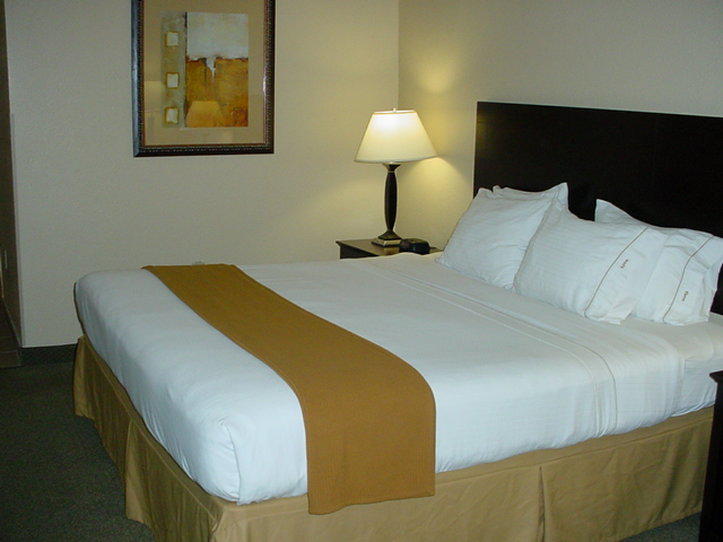 Holiday Inn Express & Suites Athens Photo