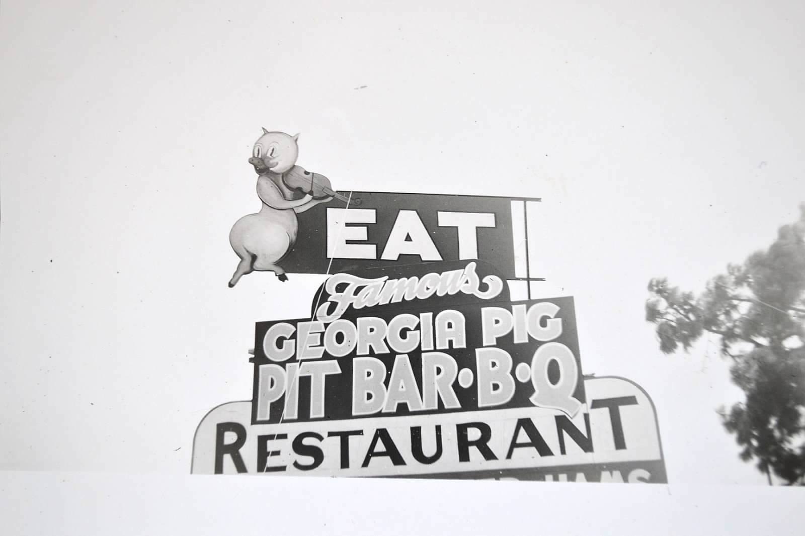 Pig Barbecue Restaurant in Fort Lauderdale, FL (954) 5874...