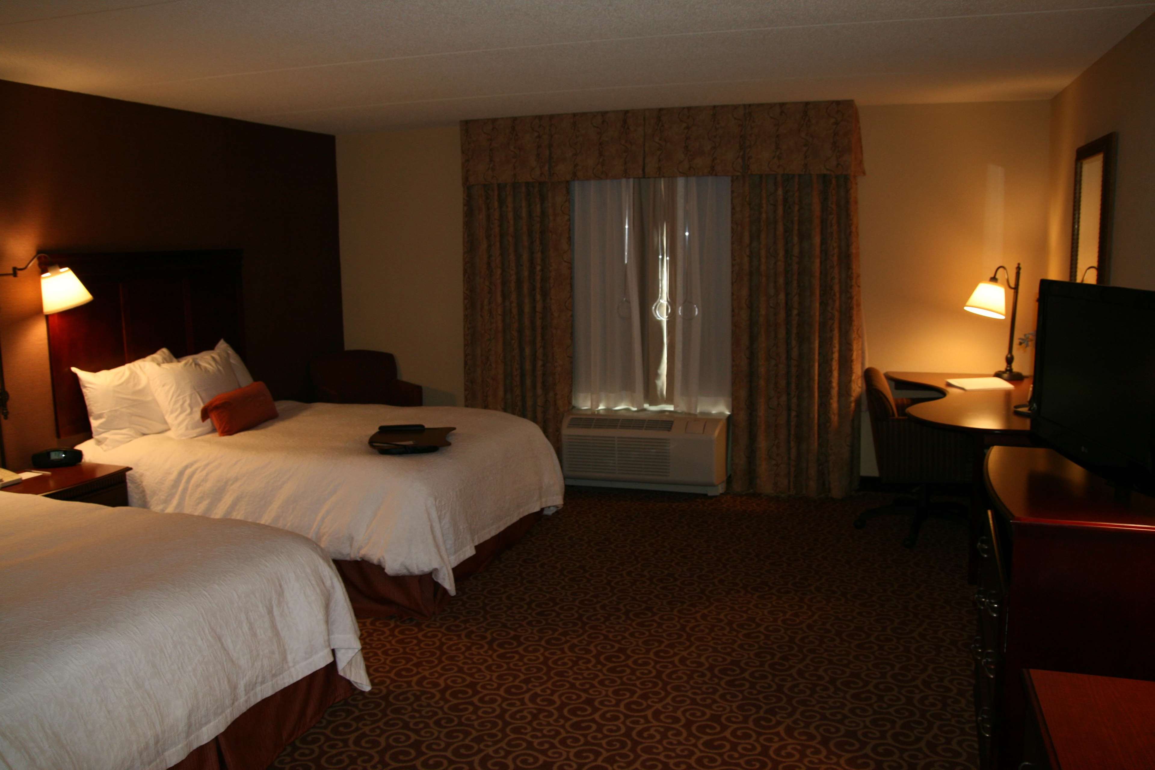 Hampton Inn & Suites Brookings Photo