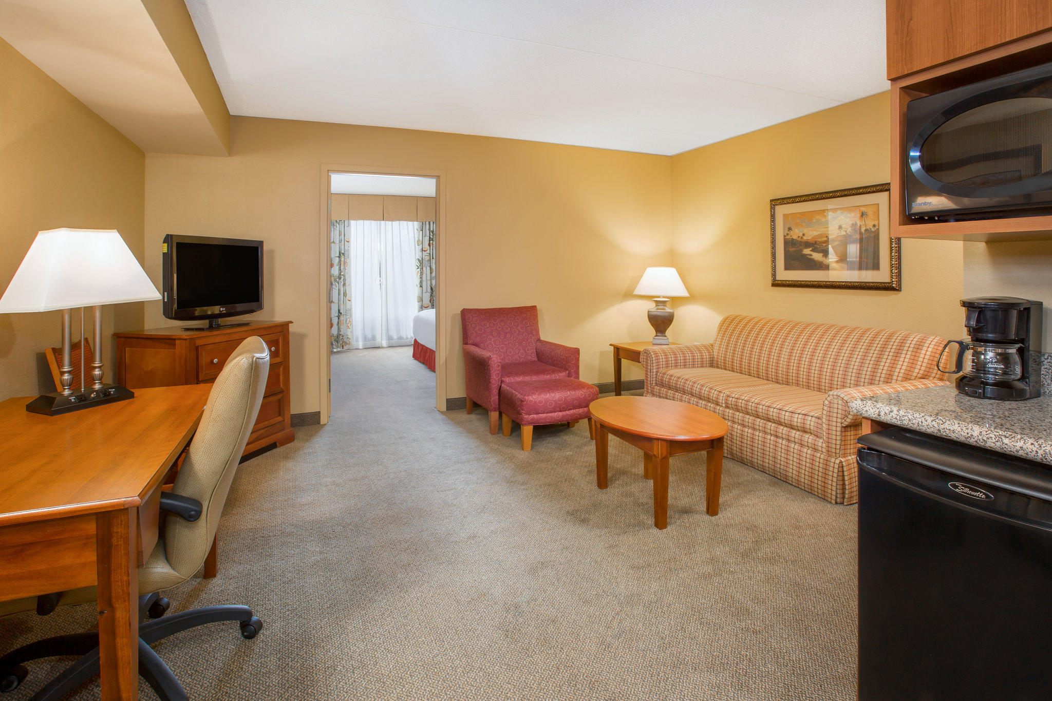 Holiday Inn Express & Suites Bloomington Photo