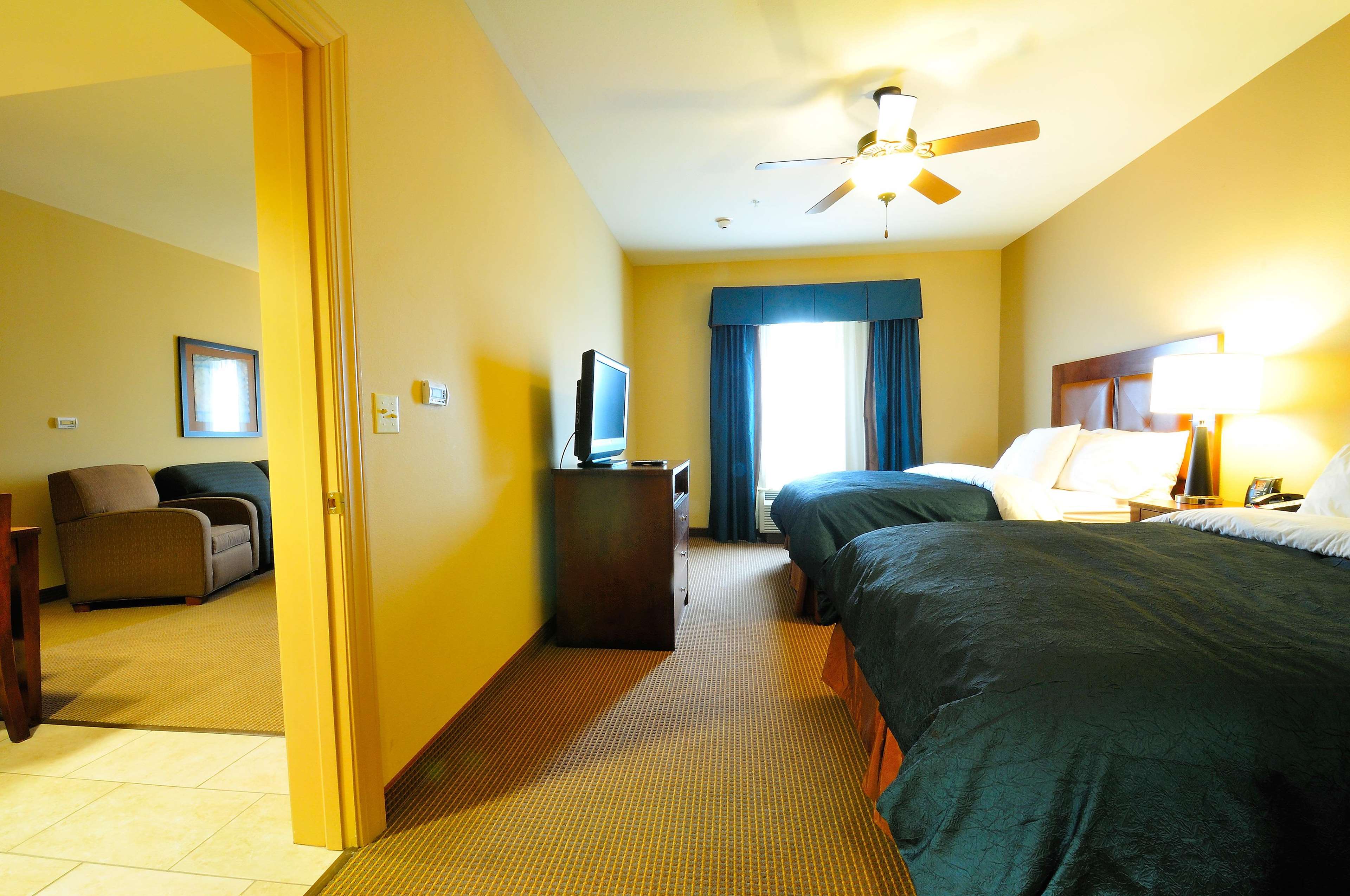 Homewood Suites by Hilton Fayetteville Photo
