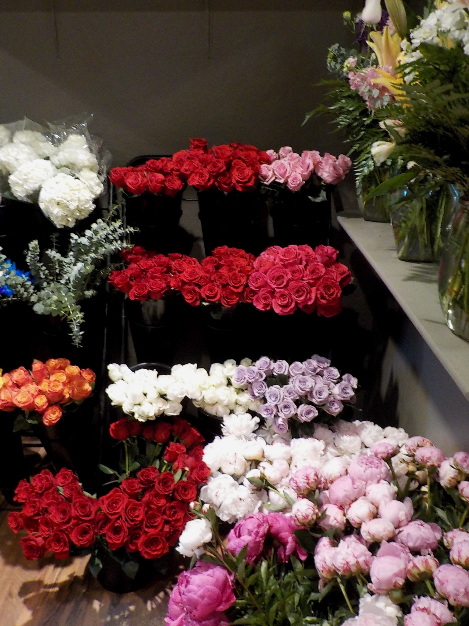 Buckets Fresh Flower Market, Abbotsford BC Ourbis