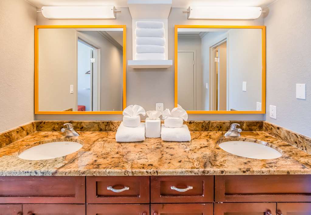 Hampton Inn Pensacola Beach Image