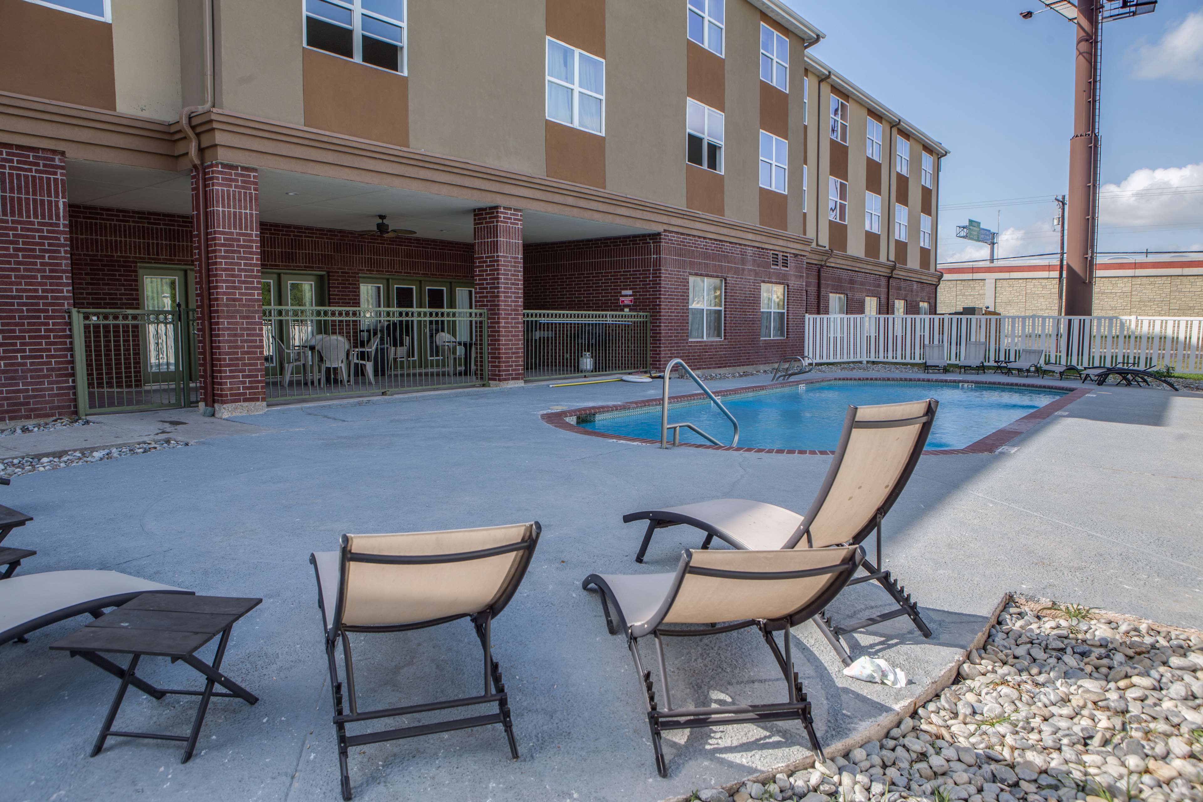 Country Inn & Suites by Radisson, Harlingen, TX Photo