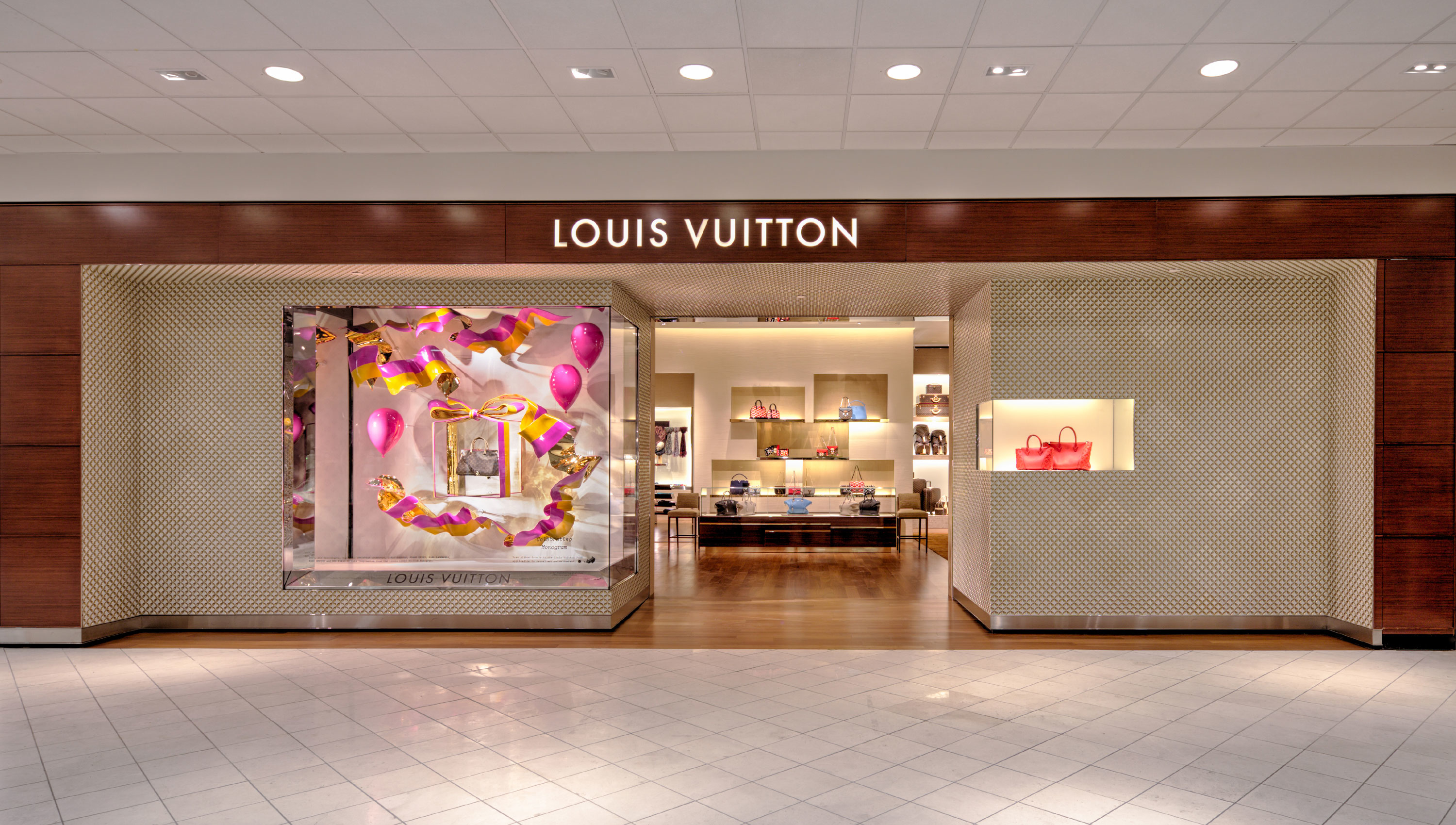 Louis Vuitton Indianapolis Saks Photo