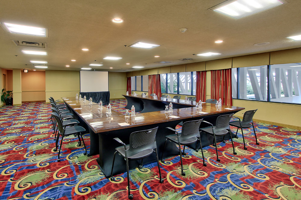 Hotel Eleganté Conference and Event Center Photo