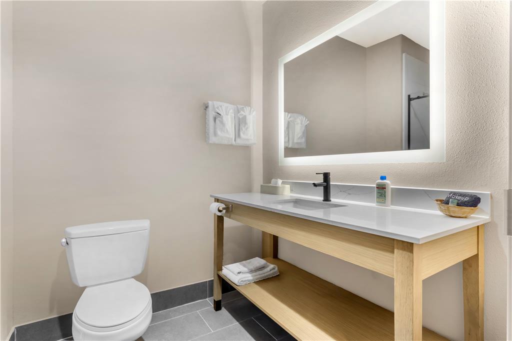 Best Western Red River Inn & Suites Image