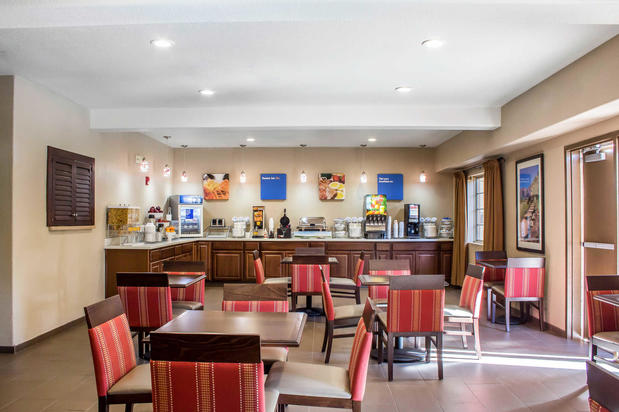 Images Comfort Inn & Suites at Talavi